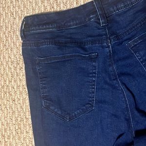 Dark wash skinny jean sz 6